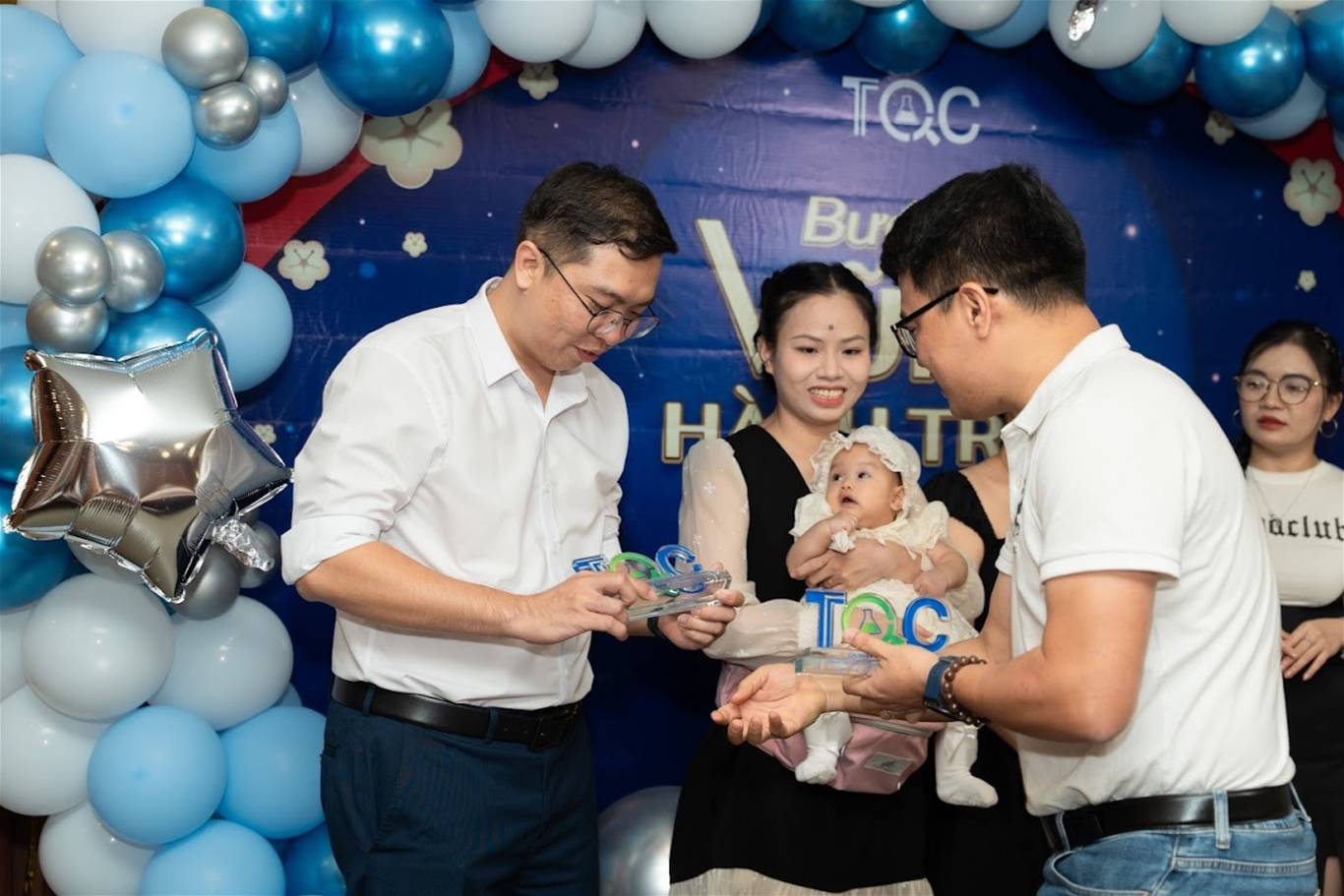 Trao Ky niem chuong
